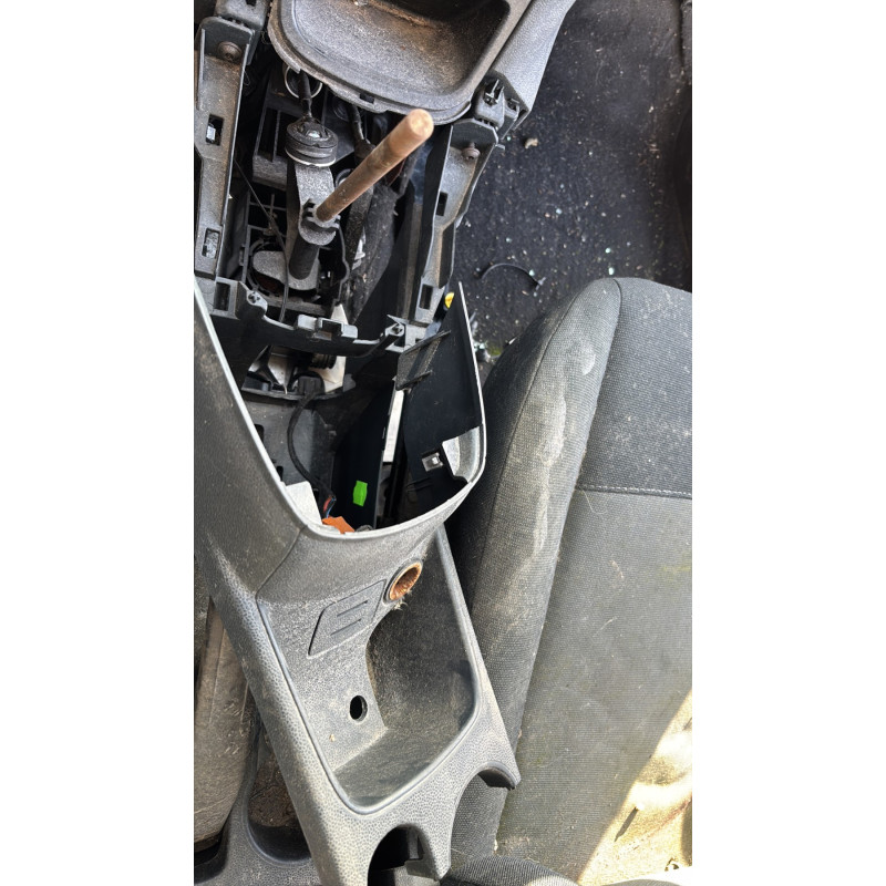 Poignee porte arriere gauche FORD FIESTA 6 Photo n°19