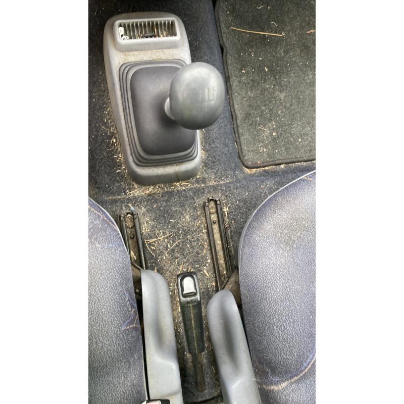 Poignee porte avant gauche RENAULT TWINGO 1 Photo n°19