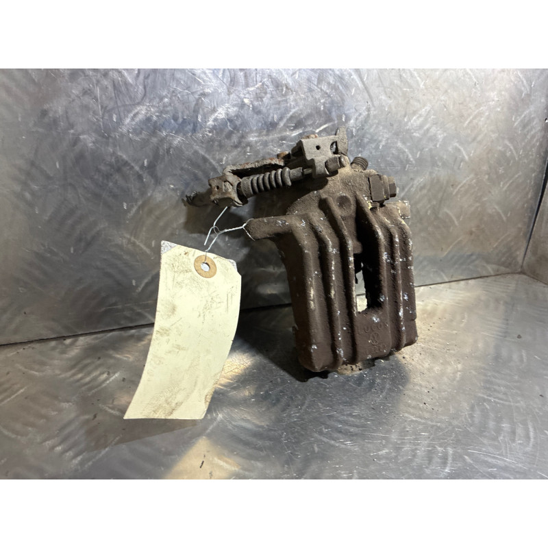 Etrier arriere droit (freinage) VOLKSWAGEN BORA Photo n°1