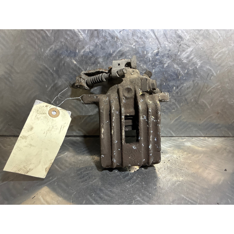 Etrier arriere droit (freinage) VOLKSWAGEN BORA Photo n°3