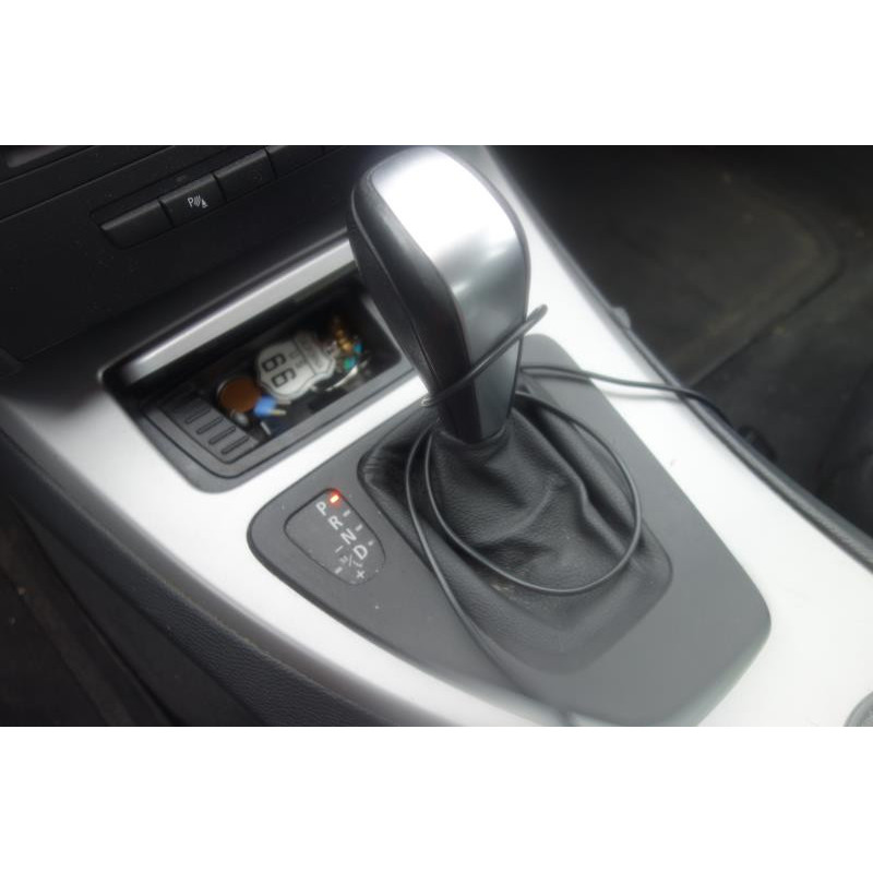 Poignee porte avant droit BMW SERIE 3 E91 Photo n°9