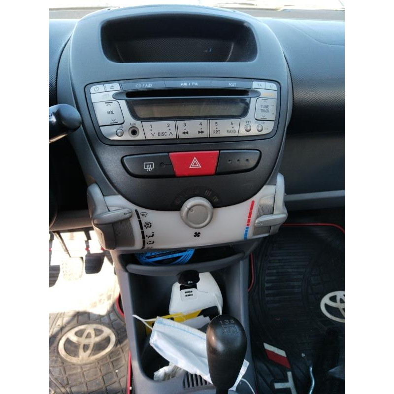Poignee interieur avant gauche TOYOTA AYGO 1 Photo n°5