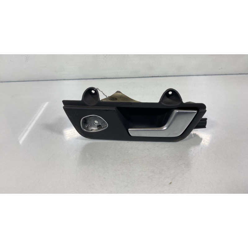 Poignee interieur arriere droit AUDI A4 2 Photo n°1