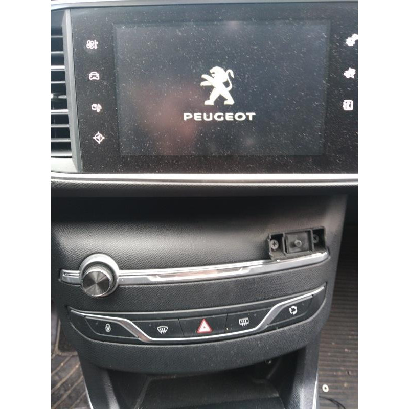 Poignee porte avant gauche PEUGEOT 308 2 SW Photo n°10