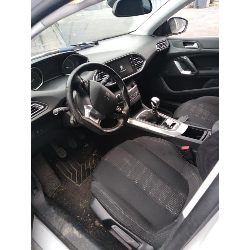 Poignee porte avant gauche PEUGEOT 308 2 SW Photo n°11