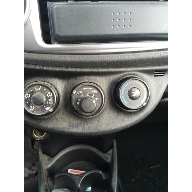 Poignee porte arriere gauche TOYOTA YARIS 3 Photo n°10