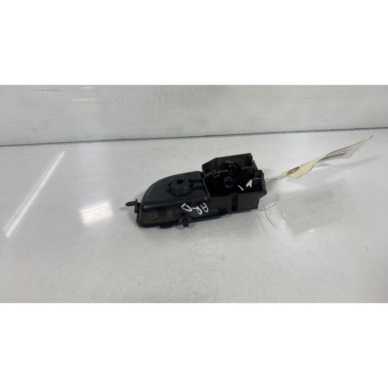 Poignee interieur arriere droit TOYOTA YARIS 3 Photo n°1