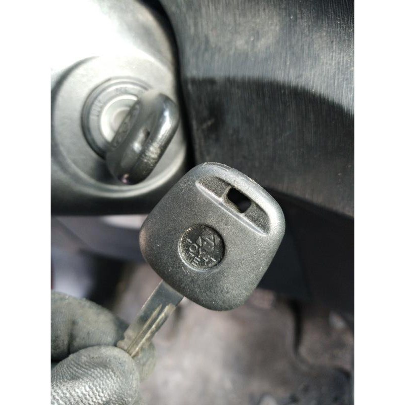 Poignee interieur arriere droit TOYOTA YARIS 3 Photo n°8