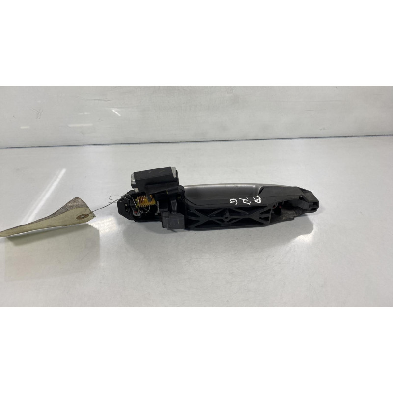 Poignee porte arriere gauche TOYOTA YARIS 2 Photo n°3