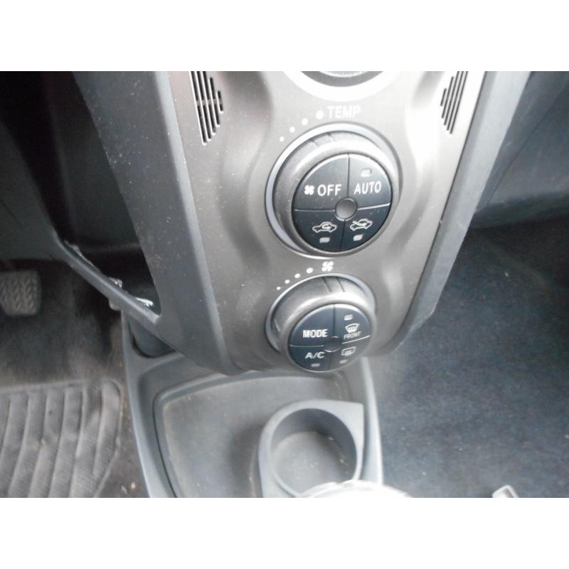 Poignee porte arriere gauche TOYOTA YARIS 2 Photo n°9