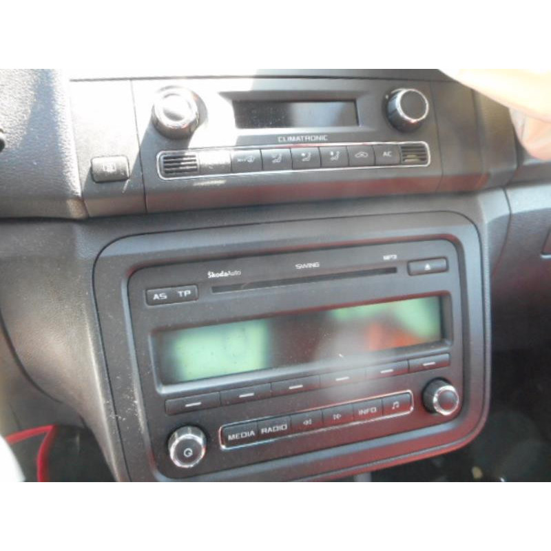 Poignee porte avant droit SKODA FABIA 2 Photo n°11