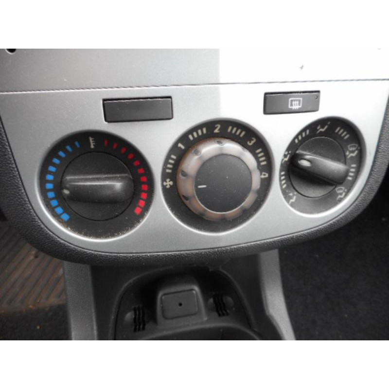 Poignee porte avant droit OPEL CORSA D Photo n°12