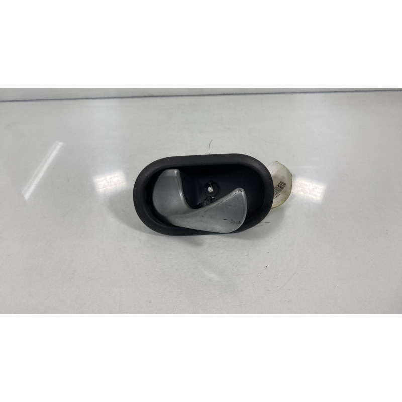 Poignee interieur arriere gauche RENAULT CLIO 3 Photo n°1