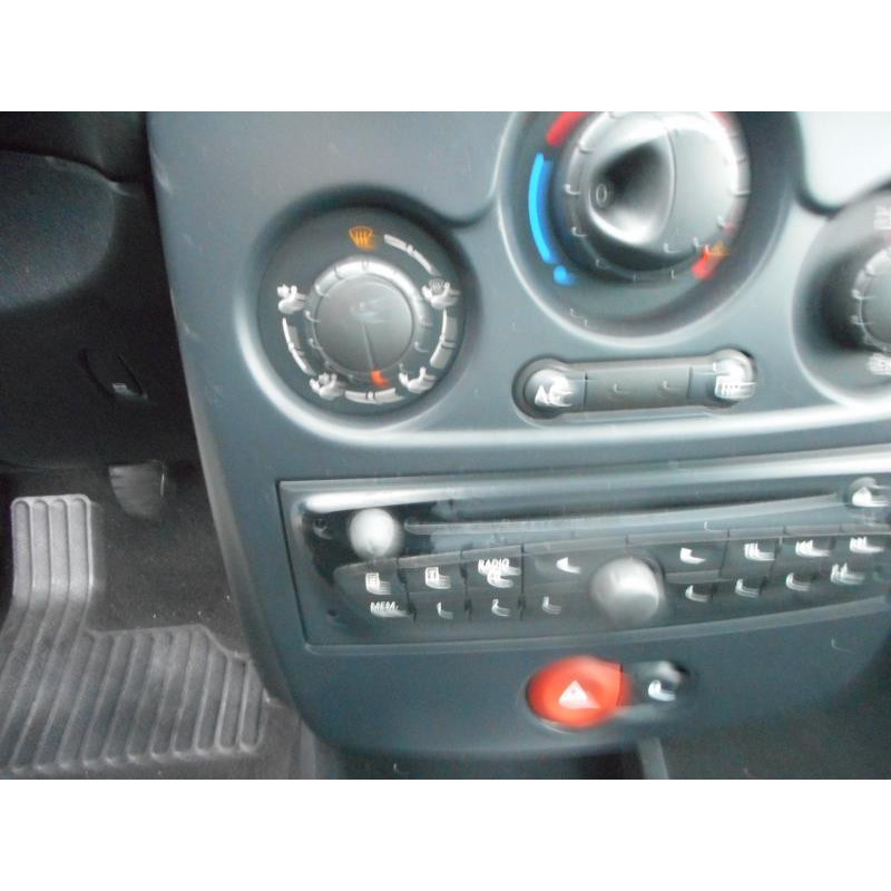 Poignee interieur arriere gauche RENAULT CLIO 3 Photo n°10