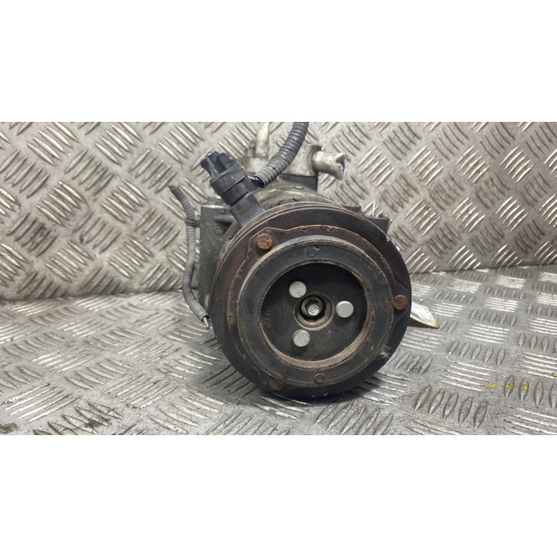 Compresseur clim FORD FIESTA 6 Photo n°4