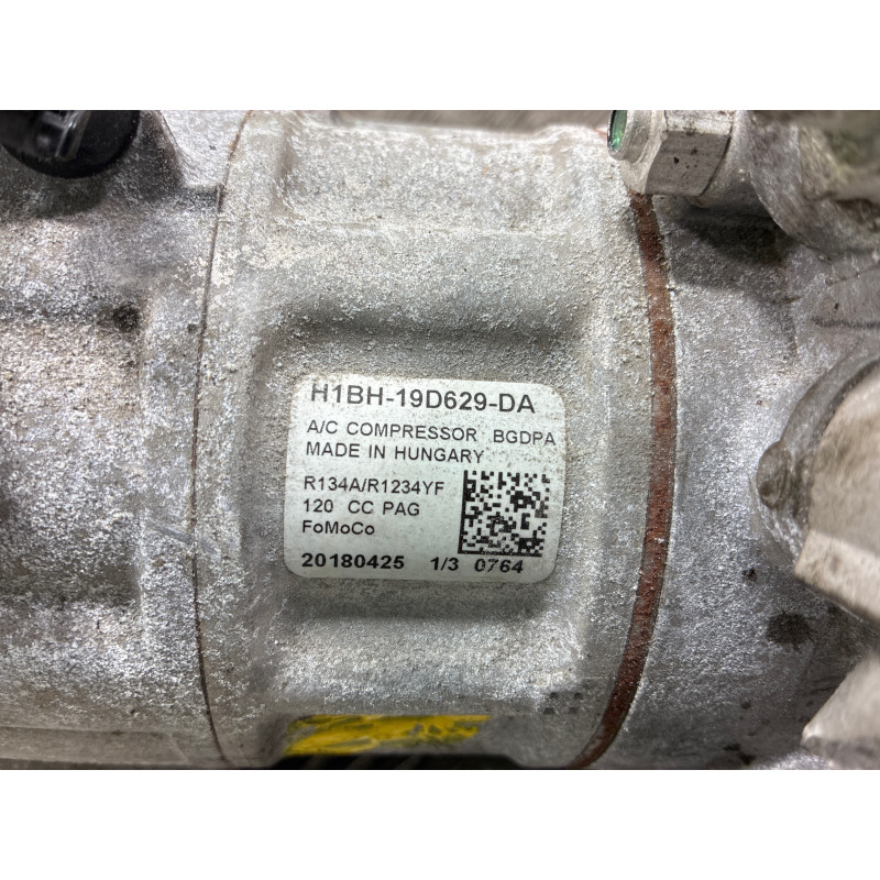 Compresseur clim FORD FIESTA 7 Photo n°4