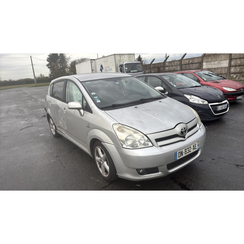 Compresseur clim TOYOTA COROLLA VERSO 2 Photo n°8