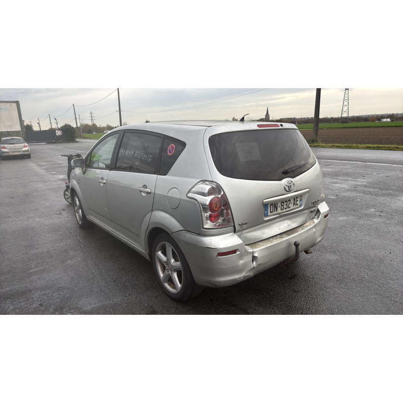 Compresseur clim TOYOTA COROLLA VERSO 2 Photo n°10