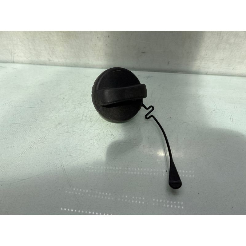 Bouchon de carburant TOYOTA YARIS 3 Photo n°1