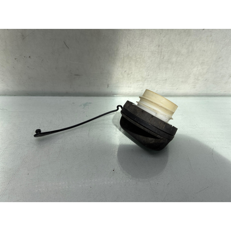 Bouchon de carburant TOYOTA YARIS 3 Photo n°3
