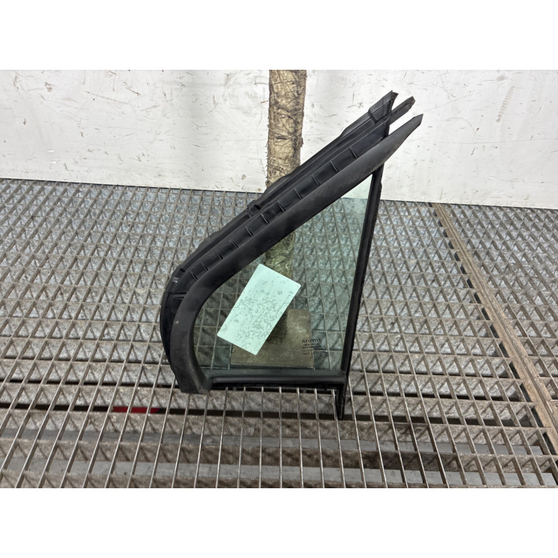 Custode avant droit (porte) TOYOTA YARIS 3 Photo n°2