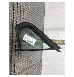 Custode avant gauche (porte) TOYOTA YARIS 3