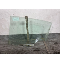Vitre arriere droit TOYOTA YARIS 3 Photo n°1