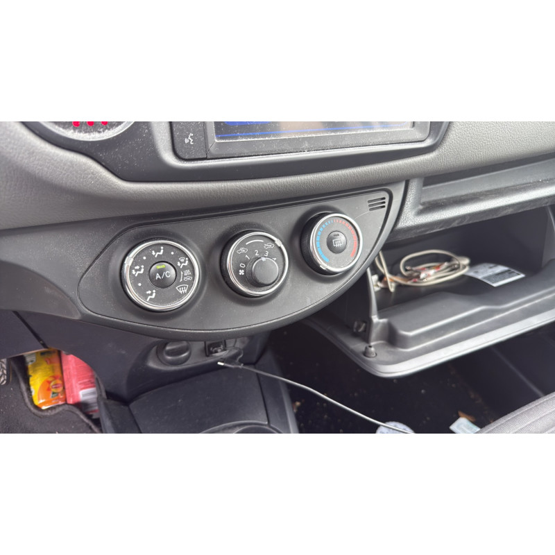 Vitre avant gauche TOYOTA YARIS 3 Photo n°20
