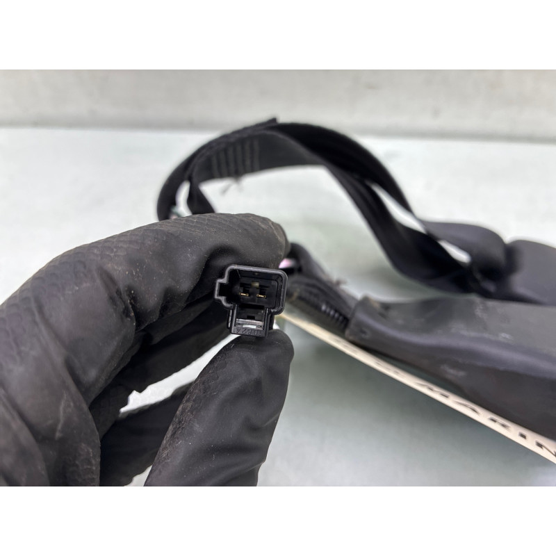 Attache ceinture arriere droit TOYOTA YARIS 3 Photo n°2