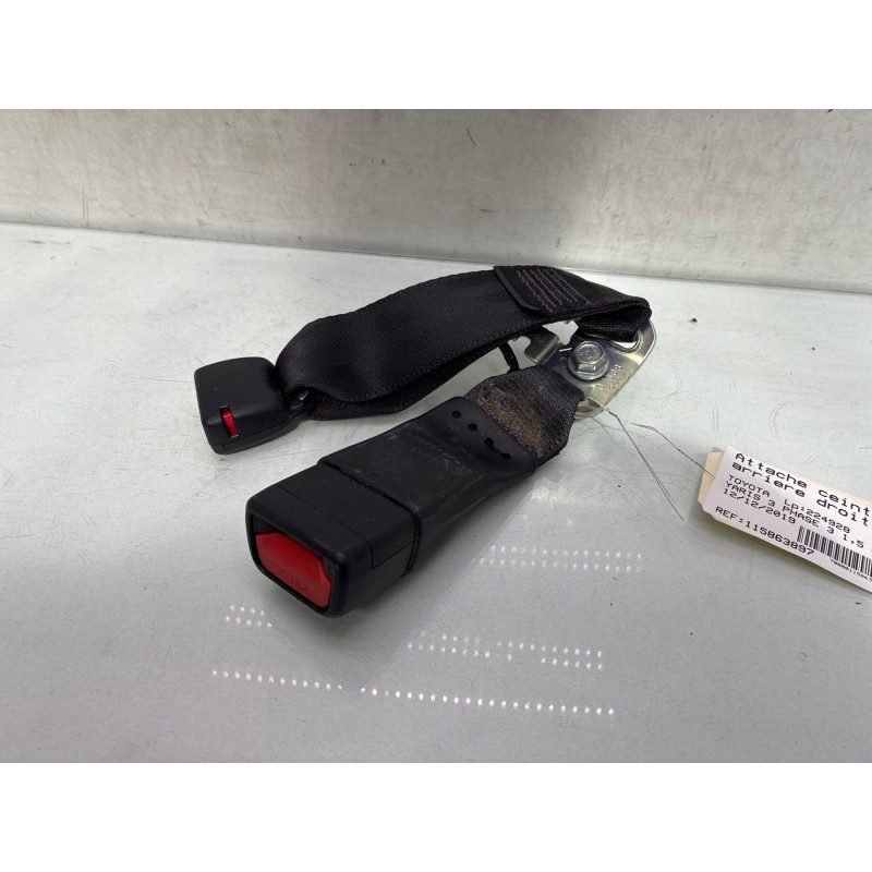Attache ceinture arriere droit TOYOTA YARIS 3 Photo n°3