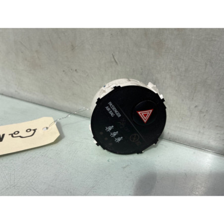 Bouton de warning TOYOTA YARIS 3