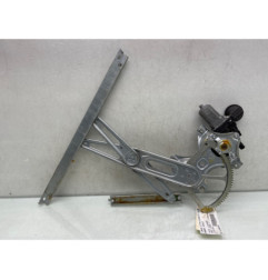Leve vitre electrique avant droit TOYOTA YARIS 3 Photo n°1
