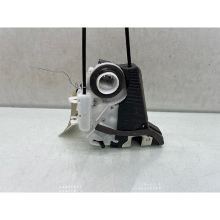 Serrure arriere droit TOYOTA YARIS 3 Photo n°1