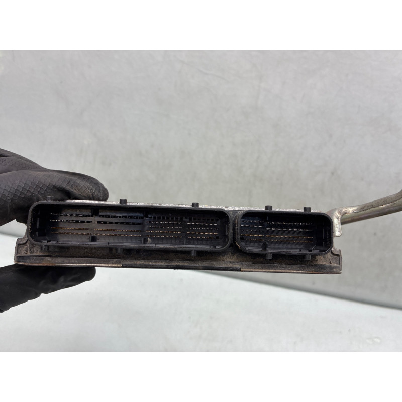 Calculateur moteur TOYOTA YARIS 3 Photo n°2
