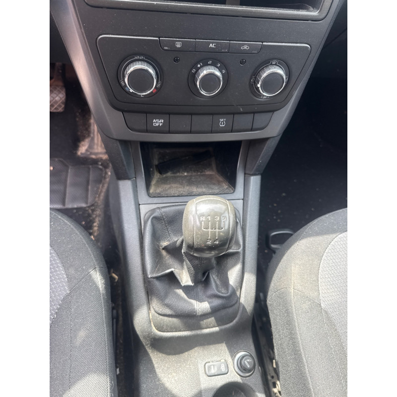 SKODA YETI PHASE 1 2.0 TDI - 16V TURBO Photo n°4