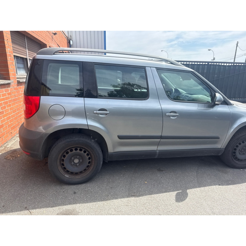 SKODA YETI PHASE 1 2.0 TDI - 16V TURBO Photo n°6