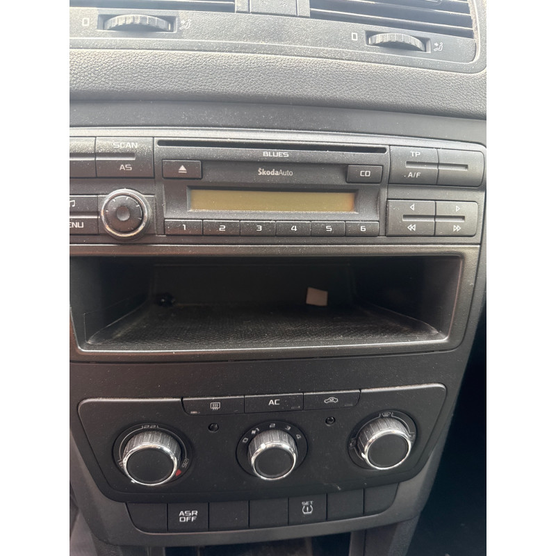 SKODA YETI PHASE 1 2.0 TDI - 16V TURBO Photo n°9
