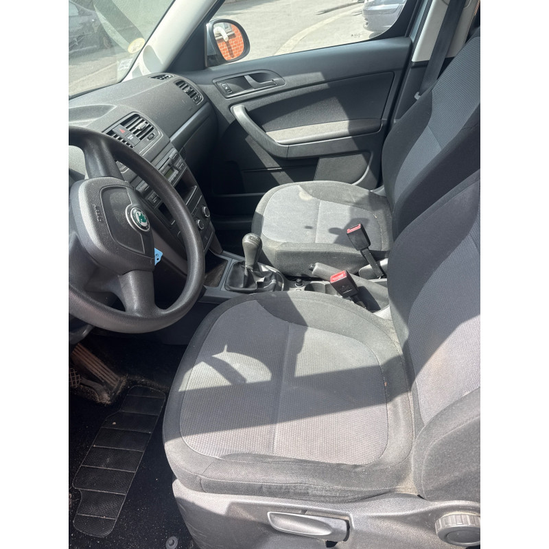SKODA YETI PHASE 1 2.0 TDI - 16V TURBO Photo n°11