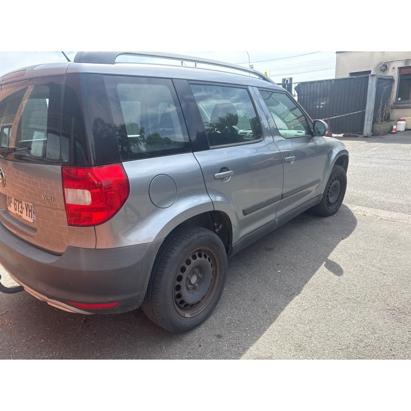 SKODA YETI PHASE 1 2.0 TDI - 16V TURBO Photo n°13