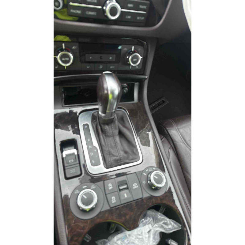 VOLKSWAGEN TOUAREG 2 PHASE 1 3.0 TDI - 24V V6 TURBO 4 MOTION 4X4 Photo n°22