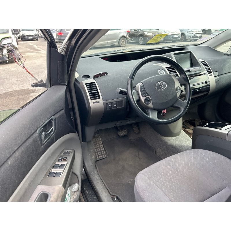TOYOTA PRIUS 2 1.5i - 16V HYBRID Photo n°4