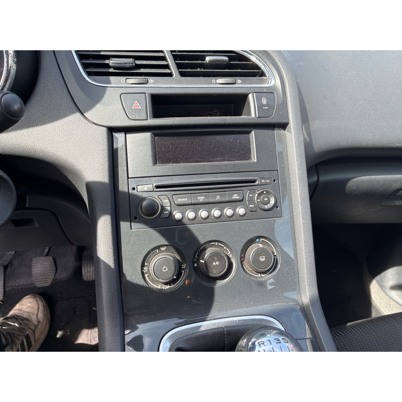 PEUGEOT 5008 1 PHASE 1 1.6 HDI - 8V TURBO Photo n°16