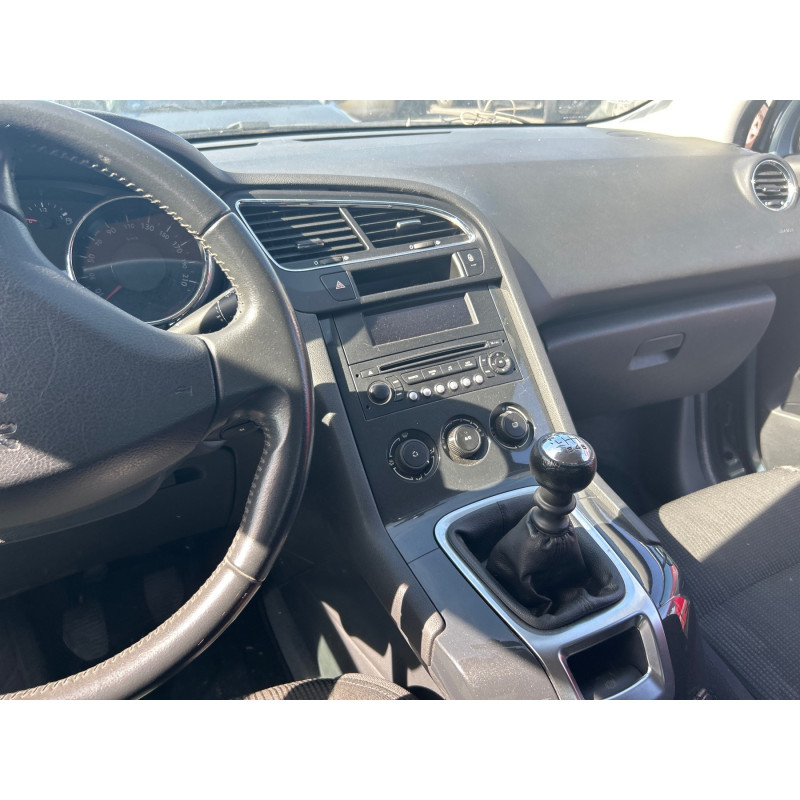 PEUGEOT 5008 1 PHASE 1 1.6 HDI - 8V TURBO Photo n°24
