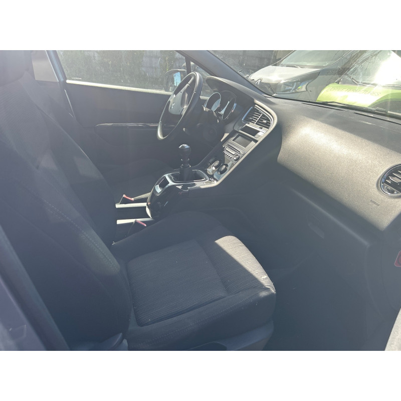PEUGEOT 5008 1 PHASE 1 1.6 HDI - 8V TURBO Photo n°30