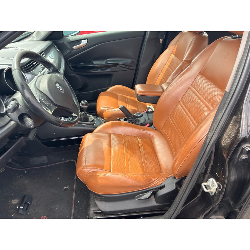 ALFA ROMEO GIULIETTA 2 PHASE 1 1.6 JTD - 16V TURBO MULTIJET Photo n°24