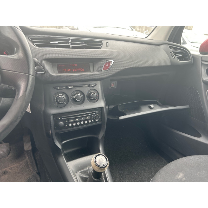 CITROEN C3 2 PHASE 1 1.1i - 8V Photo n°5