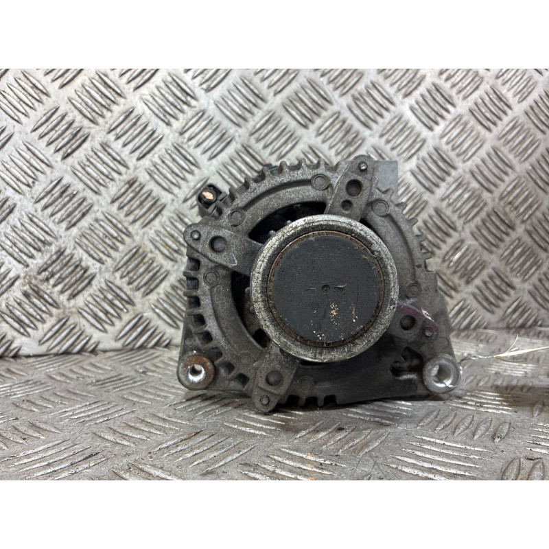 Alternateur TOYOTA VERSO-S Photo n°3
