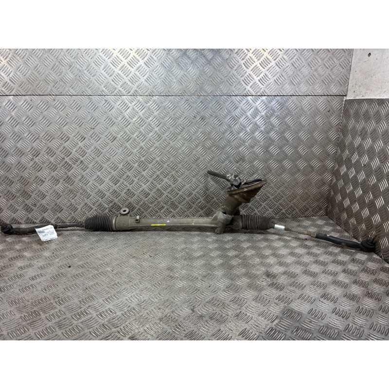 Cremaillere assistee TOYOTA VERSO-S Photo n°4
