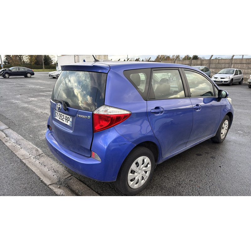 Cremaillere assistee TOYOTA VERSO-S Photo n°8