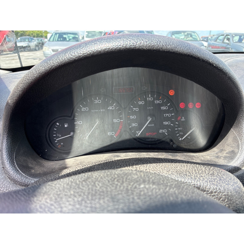 Attache ceinture avant gauche PEUGEOT 206 Photo n°9